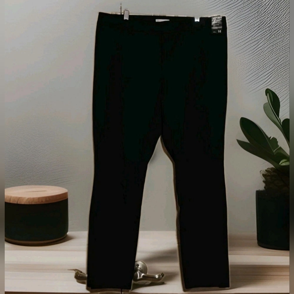 NWT Ny & Co 7th Avenue Pant Leggings Fit Sleek Is Fit Super Stretch Size 16 - Picture 2 of 7